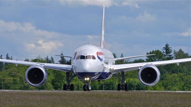 Boeing 787-8 (G-ZBJB) - BOE451 taxis onto runway 34L to begin a flight test on 6/13/13. (LN:111 cn 38610).