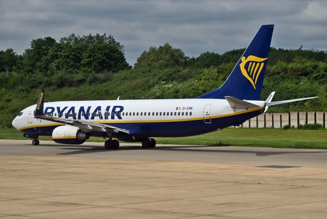 Boeing 737-800 (EI-EMK)