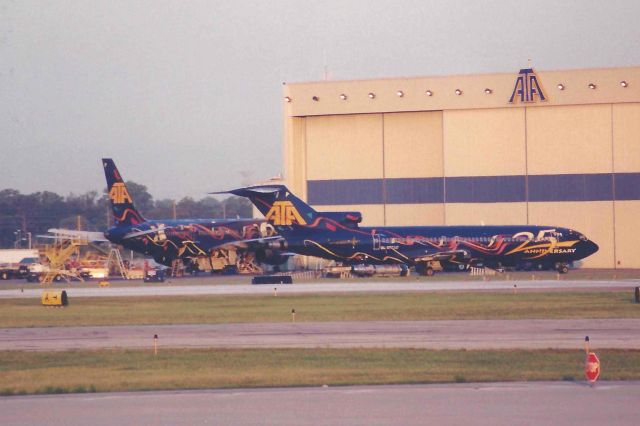 BOEING 727-200 — - Double shot of both 25th anniversary birds at sun-up. N772AT & N520AT.