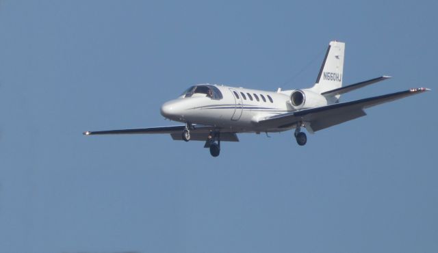 Cessna Citation II (N550HJ) - On final is this 2005  Cessna Citation Bravo in the Winter of 2019.