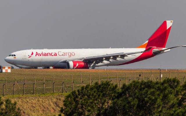 Airbus A330-200 (N334QT)
