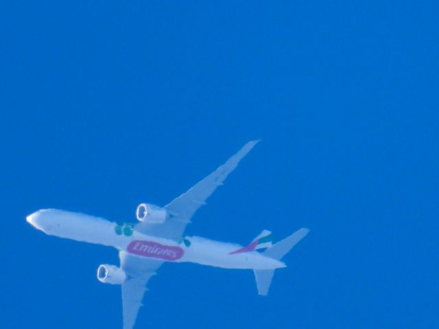 BOEING 777-300ER (A6-EPU)