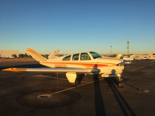 Beechcraft 35 Bonanza (N990Q)