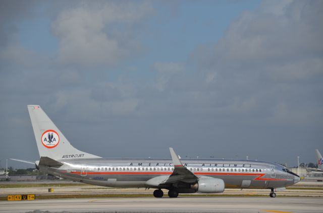 Boeing 737-700 (N951AA) - The "Astro Jet".