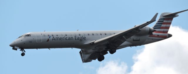 Canadair Regional Jet CRJ-700 (N514AE) - This American Eagle is a minute from landing, summer 2019.