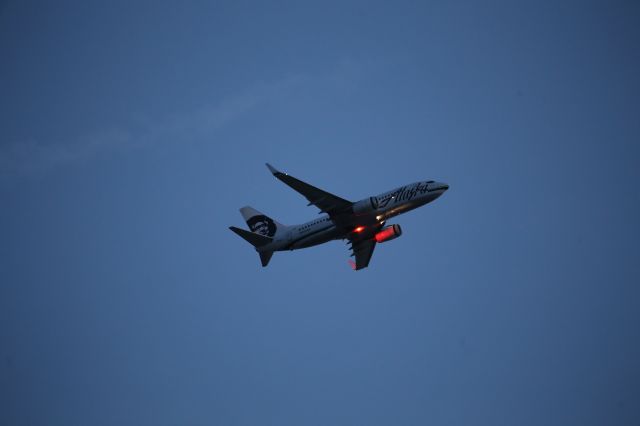 Boeing 737-700 (N622AS)