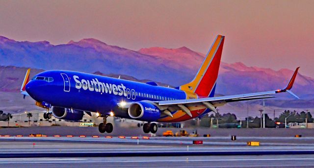 Boeing 737-800 (N8657B) - N8657B Southwest Airlines 2014 Boeing 737-8H4 serial 42535 / 5227 - Split Scimitar Wingletsbr /br /Las Vegas - McCarran International (LAS / KLAS)br /USA - Nevada, December 5, 2015br /Photo: Tomás Del Coro