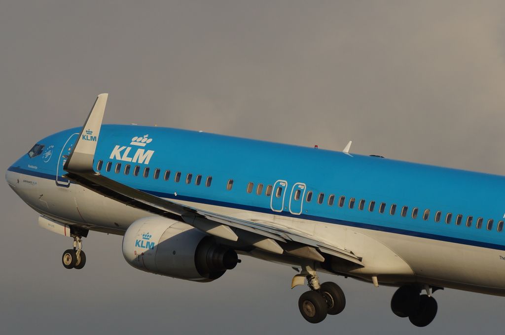Boeing 737-800 (PH-BXV)