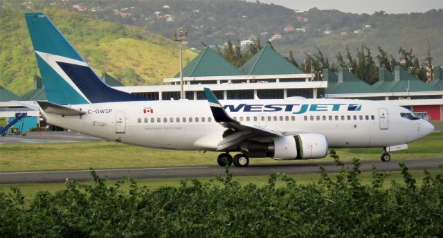 Boeing 737-700 (C-GWSP)