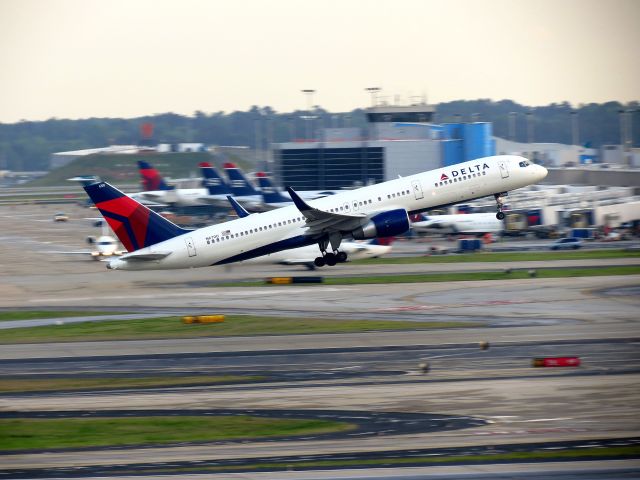 Boeing 757-200 (N6700)