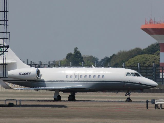 Dassault Falcon 2000 (N688CP) - I take a picture on Apr 29, 2017.