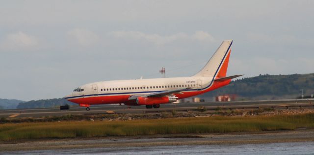 Boeing 737-200 (N252TR) - Pace B737-200 in Hooters Air Colors