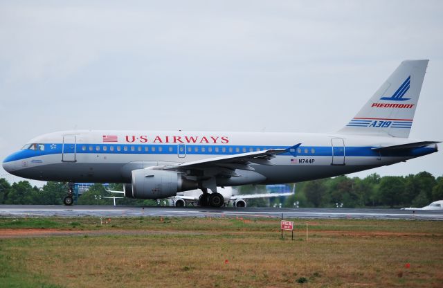 Airbus A319 (N744P) - In position 18L - 4/8/10