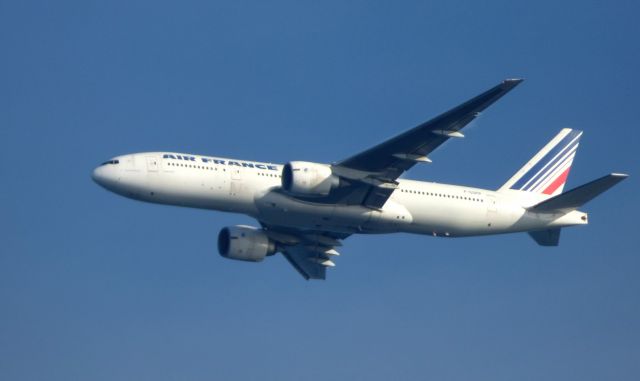 Boeing 777-200 (F-GSPP) - Shown here is an Air France Boeing 777 a few minutes until it lands in the Autumn of 2017.