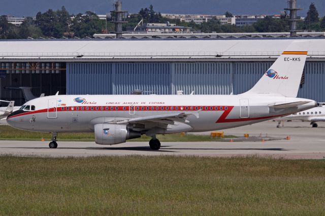 Airbus A319 (EC-KKS) - RetroJet livery