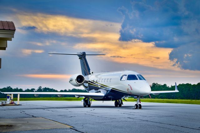 Embraer Legacy 550 (N401FX)