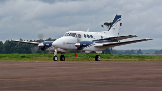 Beechcraft King Air 90 (PT-LLR)