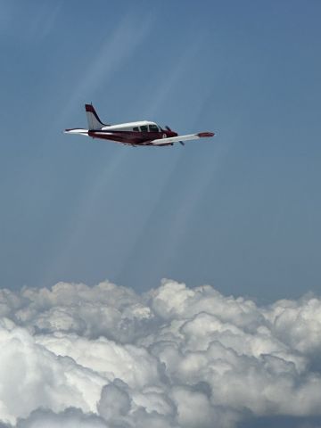 Piper Cherokee (N5250T)