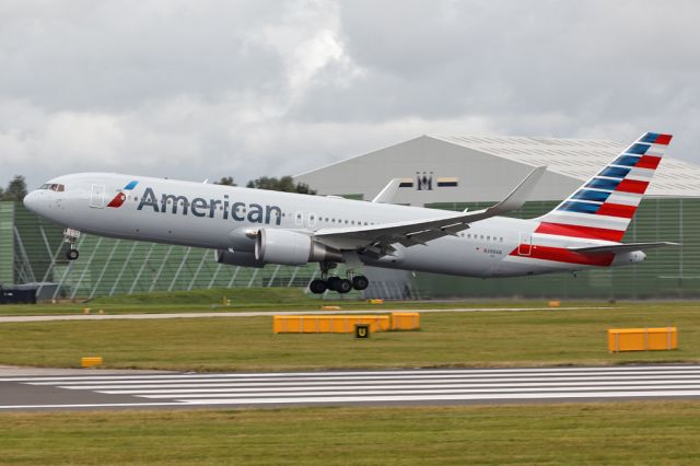 BOEING 767-300 (N398AN) - AAL211 departing for JFK