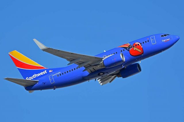 Boeing 737-700 (N409WN) - Southwest Boeing 737-7H4 N409WN Triple Crown at Phoenix Sky Harbor on February 9, 2018.