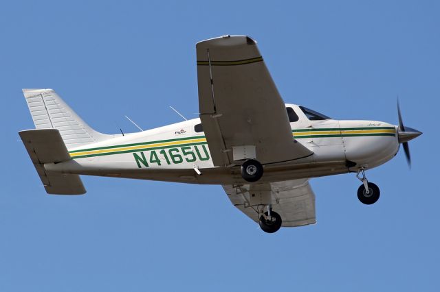 Piper Cherokee (N4165U)