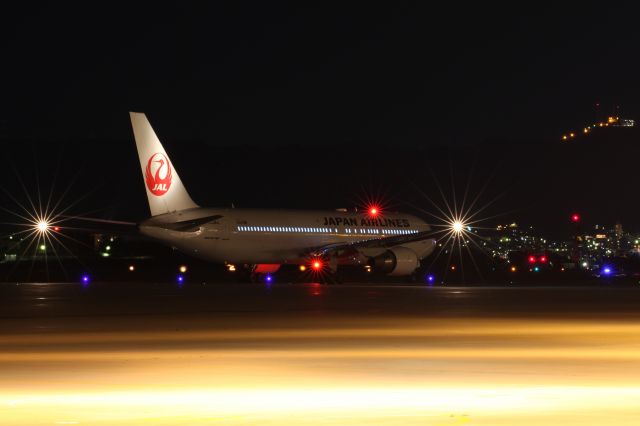 BOEING 767-300 (JA659J) - 23 October 2015: HKD-HND.