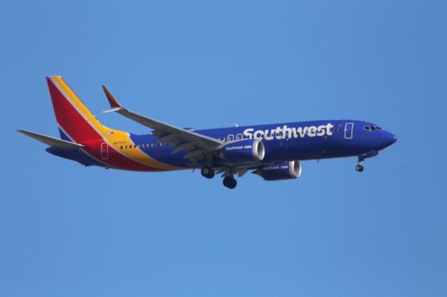 Boeing 737 MAX 8 (N8743K)