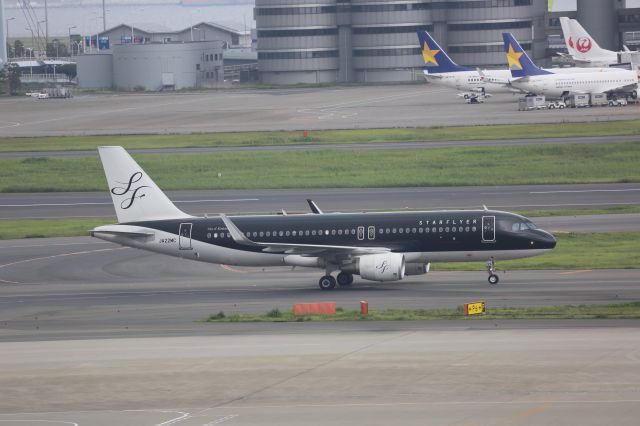 Airbus A320 (JA22MC)