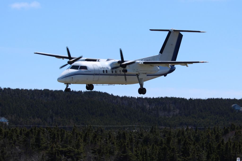 de Havilland Dash 8-200 (C-GQBT)