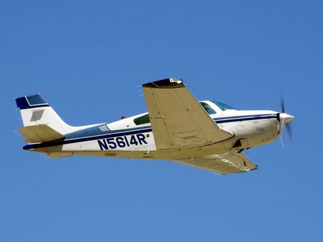 Beechcraft Bonanza (33) (N5614R)