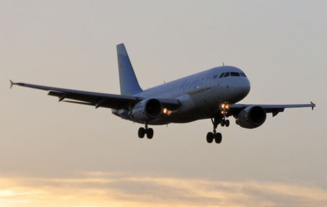 Airbus A319 (P4-AAE)