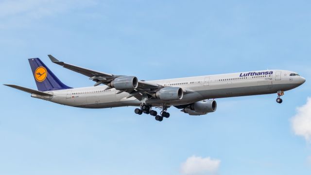 Airbus A340-600 (D-AIHK)