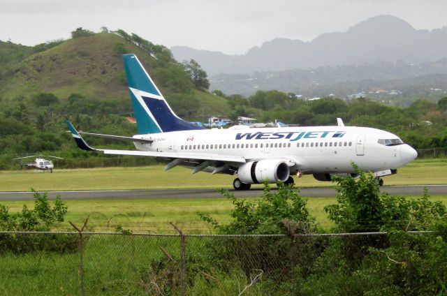 Boeing 737-700 (C-GQWJ)