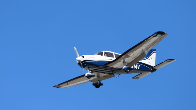Piper Cherokee (N5914V)
