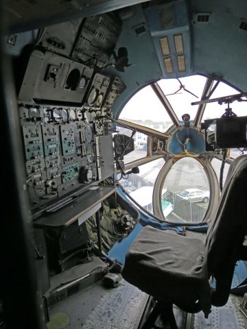 Antonov Antheus (UR-64460) - Navigator position