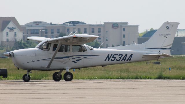 Cessna Skyhawk (N53AA) - Taking off from runway 19, 26 May 2018.