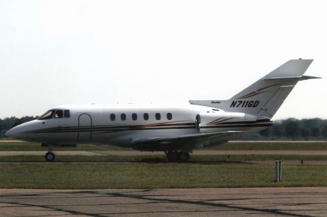 Hawker 800 (N711GD) - Taxiing for departure in Sep-06.br /br /Reregistered N612XP 19-Jul-08,br /then exported to Slovakia 3-Oct-08 as OM-OIG.