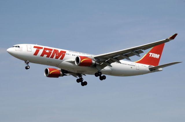 Airbus A330-200 (PT-MVL) - A330-200s in the TAM fleet are used for the SBGR to KMIA/SBGR to ENLL routes wilst the A340 is used for the ultra long haul to places such as Milan