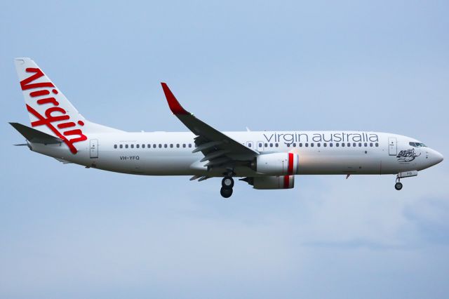 Boeing 737-700 (VH-YFQ)