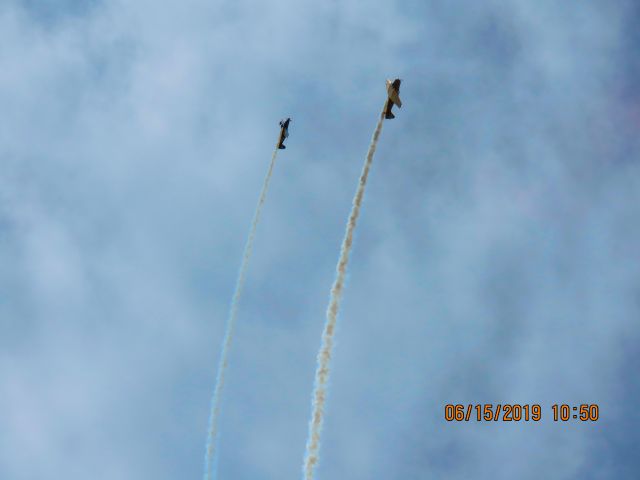 EXTRA EA-300 (N102JK)