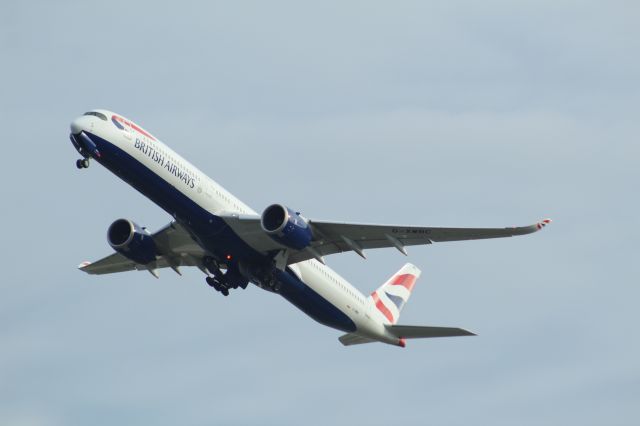 Airbus A350-1000 (G-XWBC) - A British Airways A350-1000 taking off from LHR on runway 27L.br /br /Location: Heathrow T5 Planespotting Point.br /Date: 12.10.22 (dd/mm/yy).