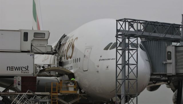 Airbus A380-800 (A6-EUA)
