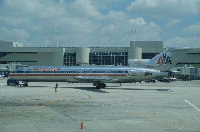 BOEING 727-200 (N730AA) - Visit at Miami Intl Airport on 1990/08/29