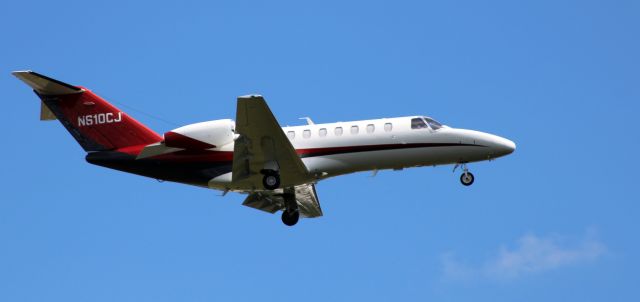 Cessna Citation CJ3 (N610CJ) - On short final is this 2020 Cessna Citation 525B in the Summer of 2022.