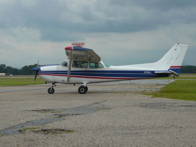 Cessna Skyhawk (N739VL)