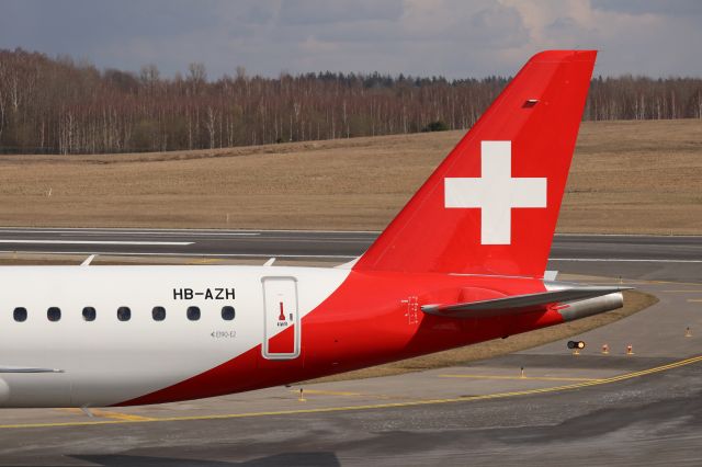 Embraer E190-E2 (HB-AZH)