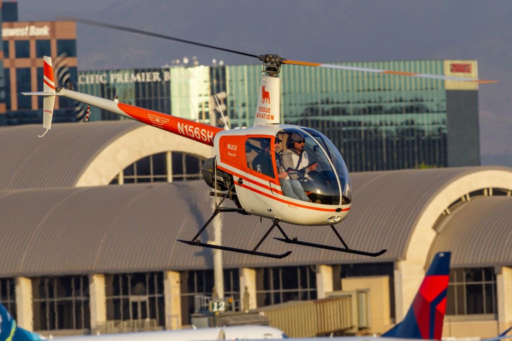Robinson R-22 (N156SH)