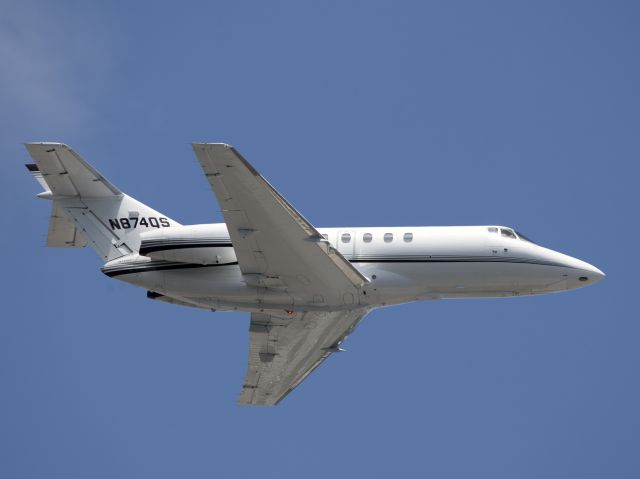 Hawker 800 (8744QS)