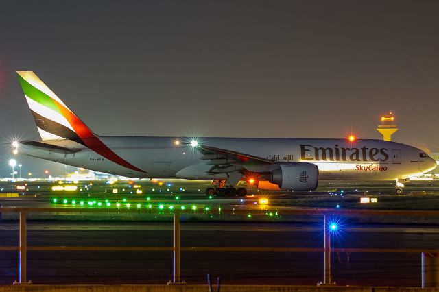 Boeing 777-200 (A6-EFE)