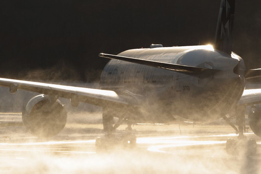 Boeing 777-200 (JA712A)